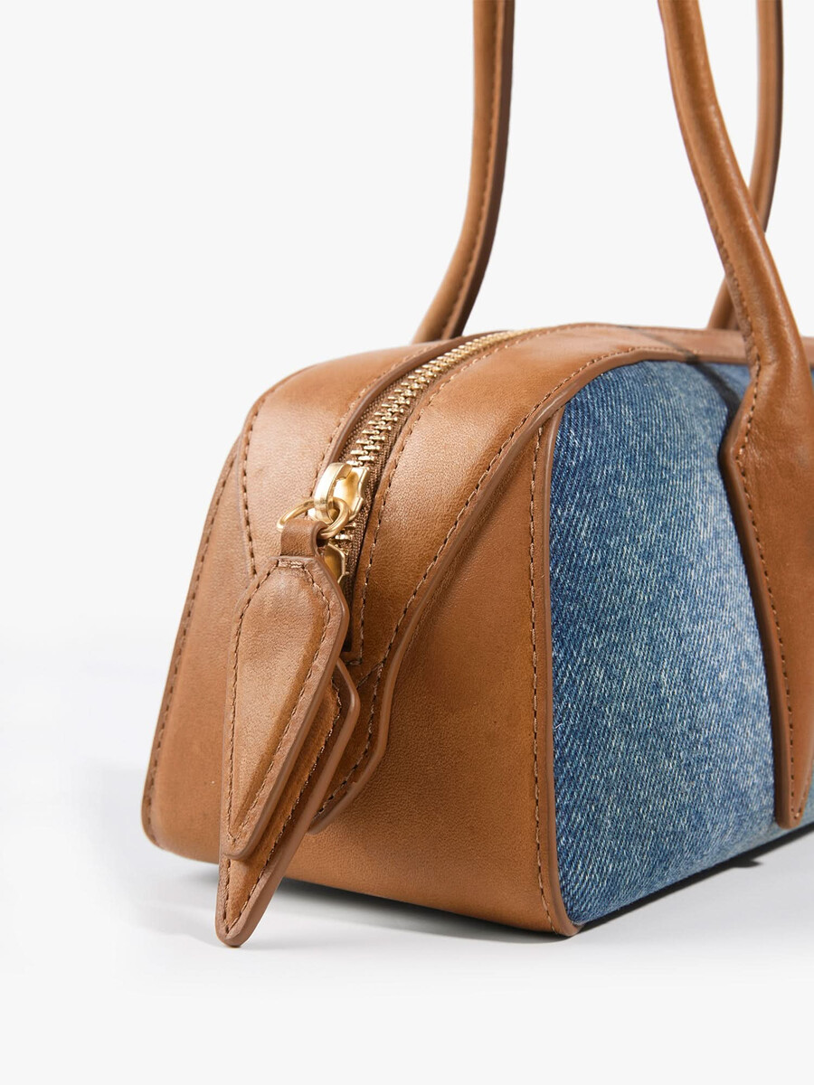 bolso vaquero con parche de cuero