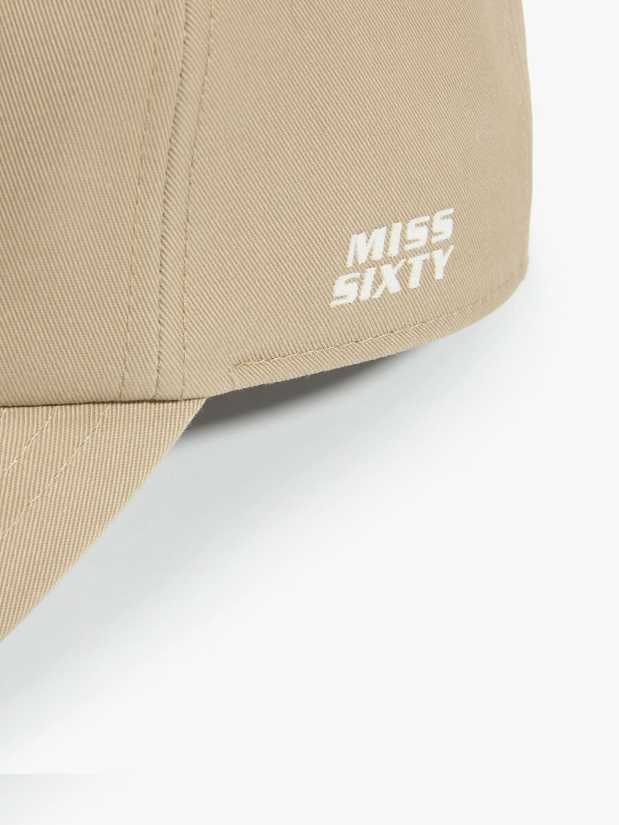gorra de béisbol bordada