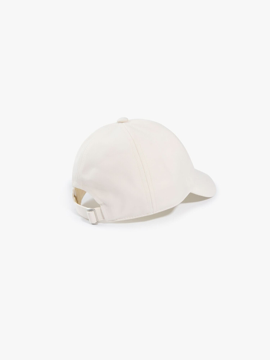 gorra de béisbol bordada