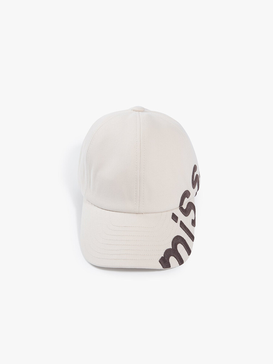 gorra de béisbol bordada