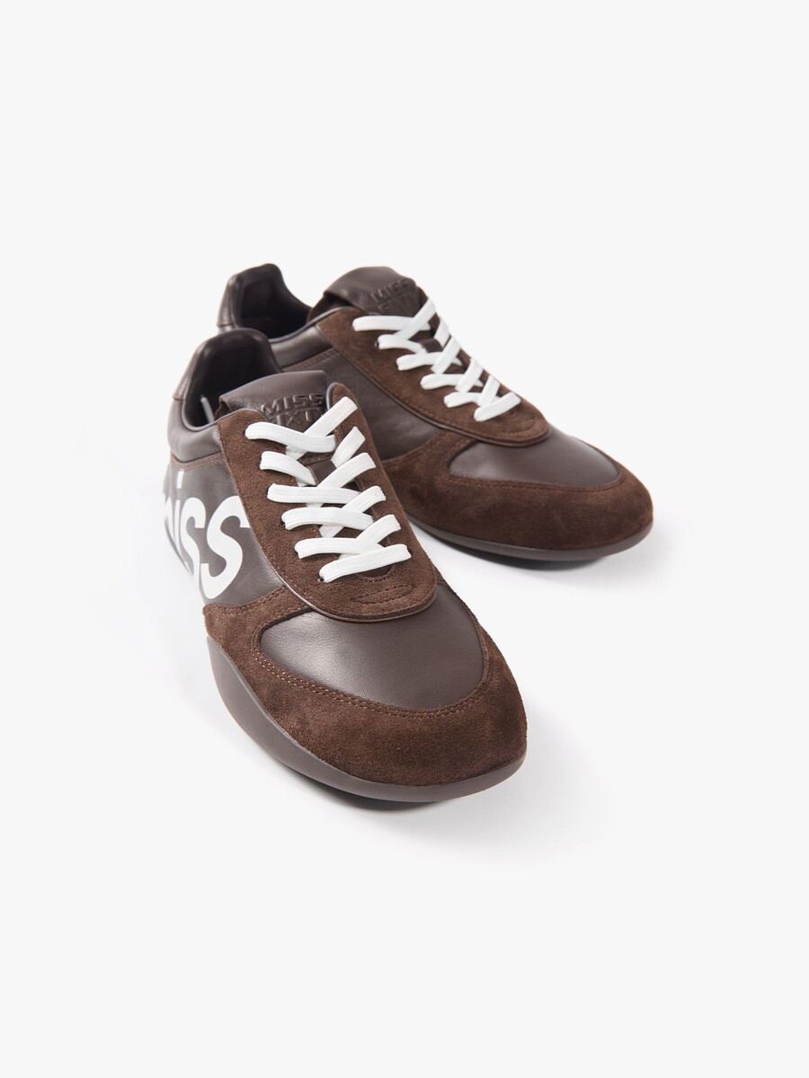 zapatillas con cordones