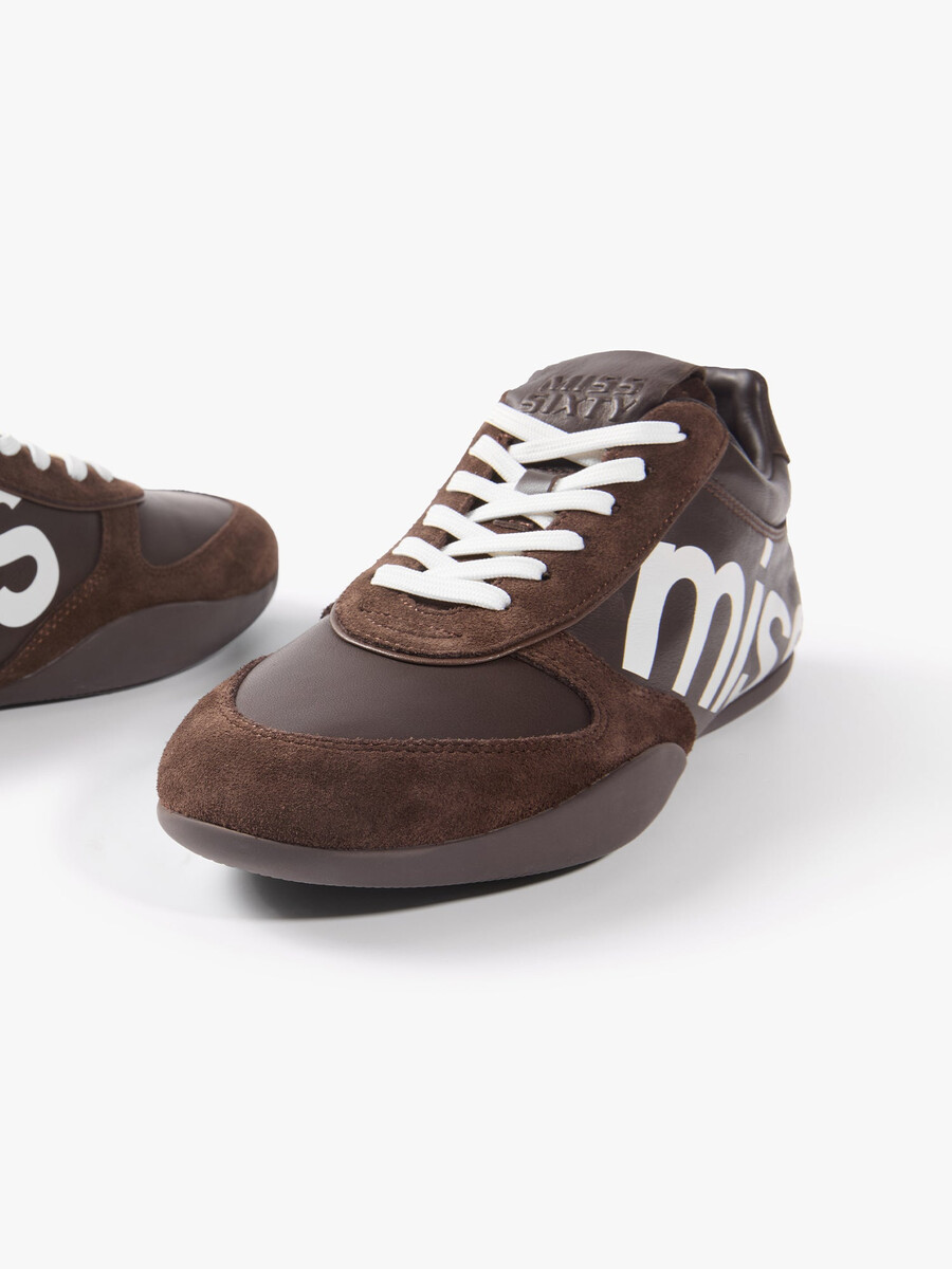 zapatillas con cordones