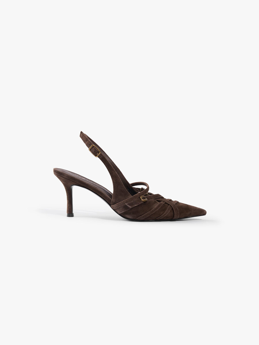 tacones altos con hebilla