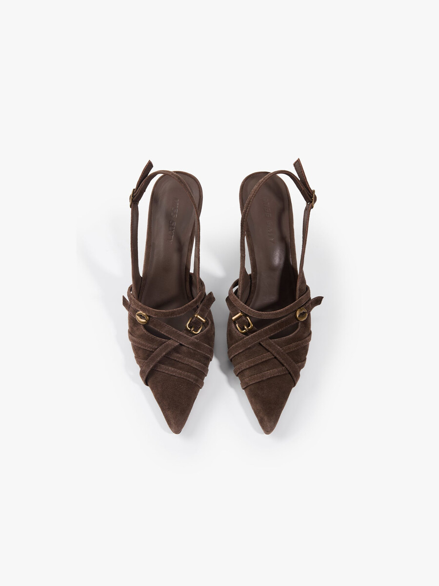 tacones altos con hebilla