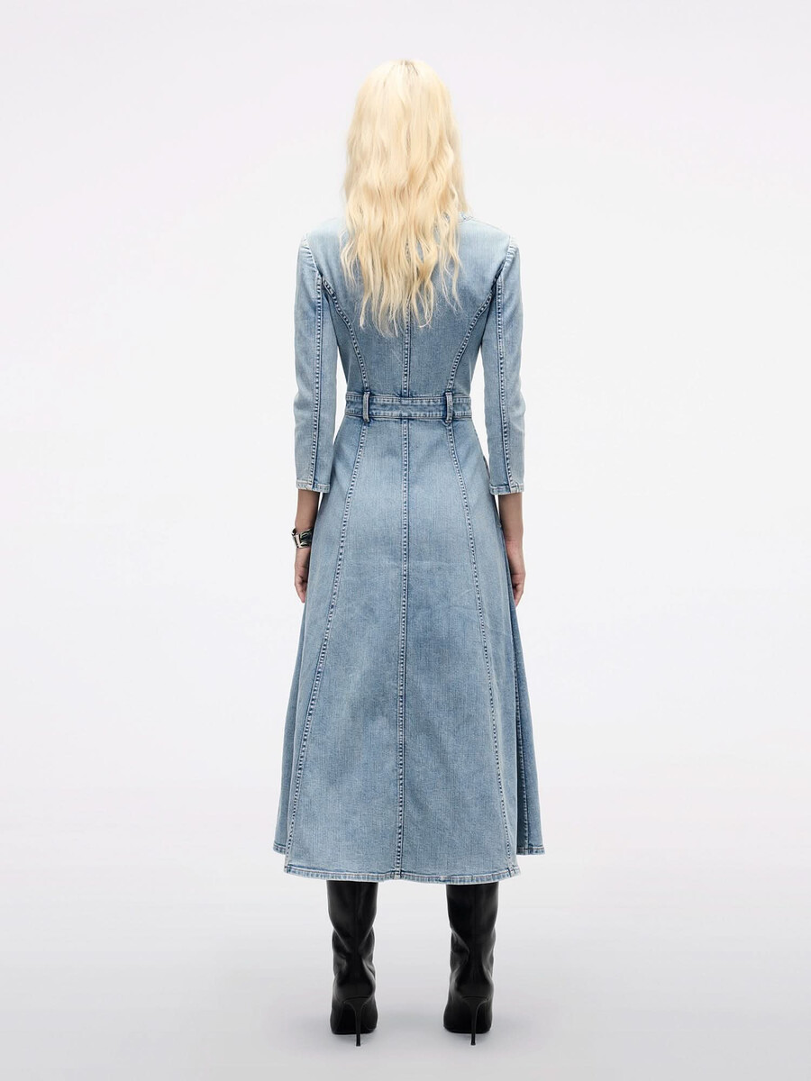 vestido vaquero plisado con cintura anudada