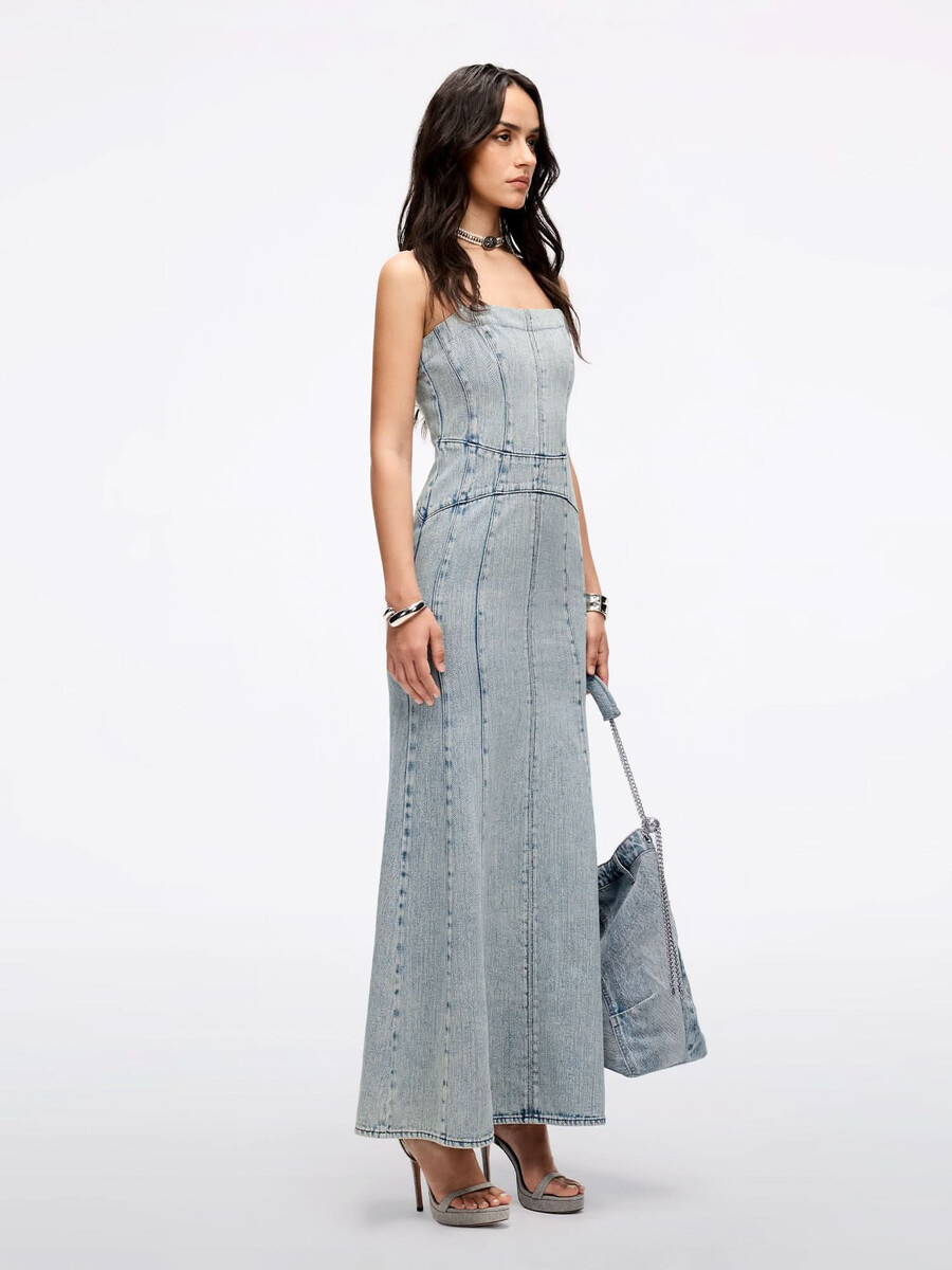 vestido lencero con cuentas y adornos de alas