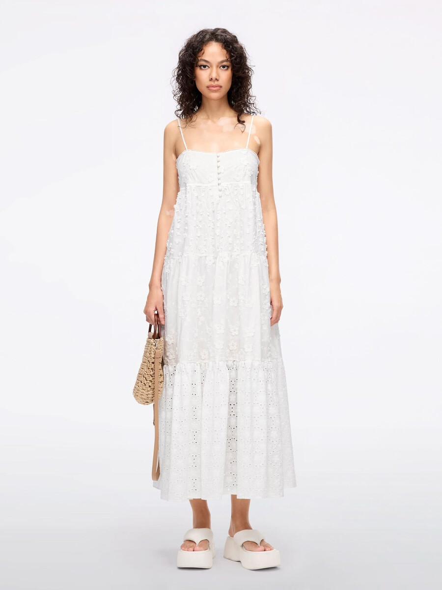 vestido de tirantes bordado