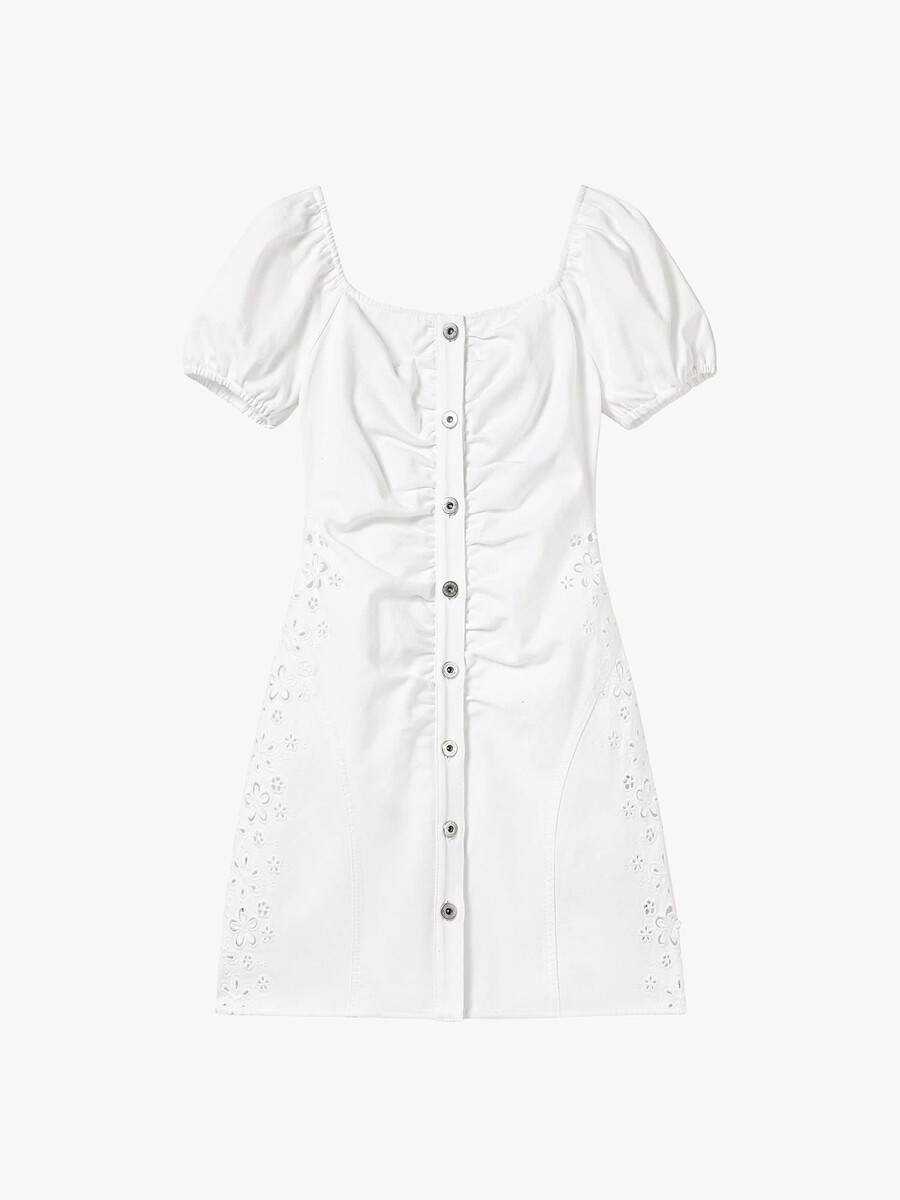 vestido de mezclilla con cortes