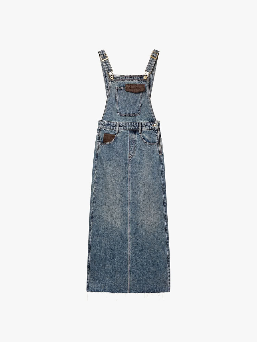 vestido vaquero con parche de cuero