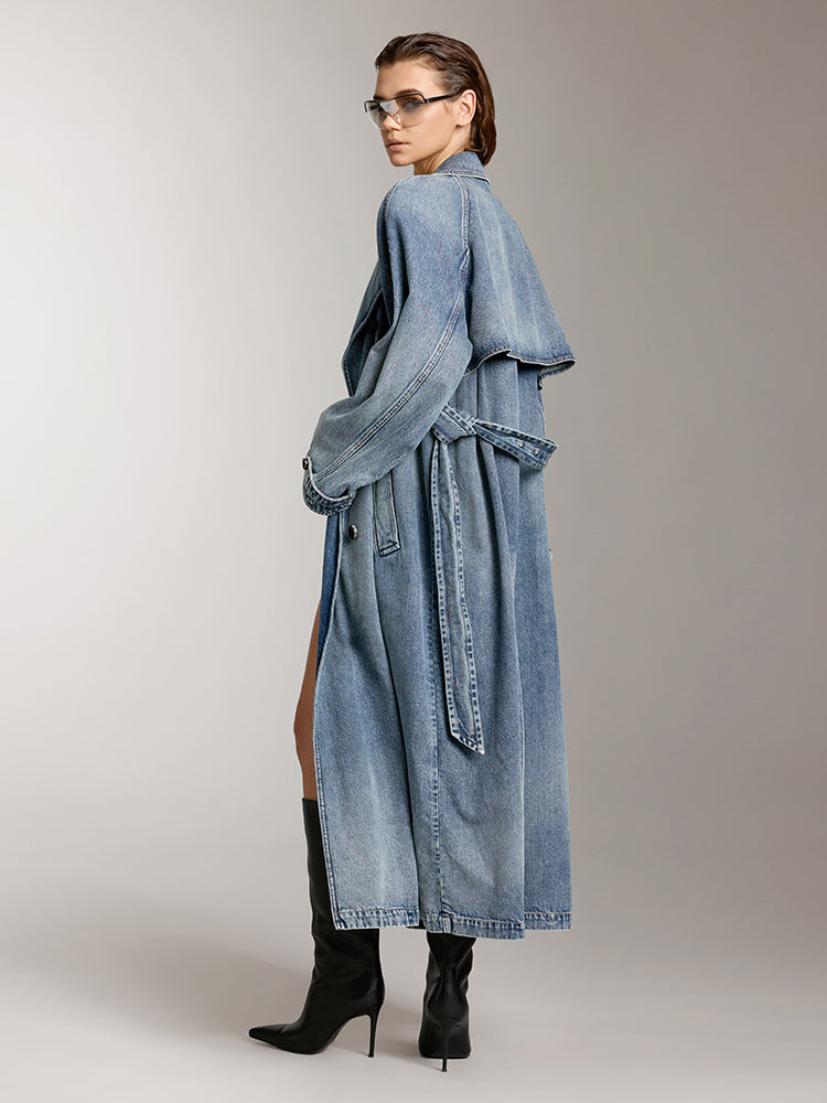 chaqueta vaquera elegante de corte largo con solapa