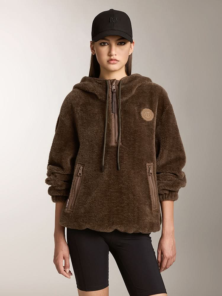 chaqueta polar con capucha