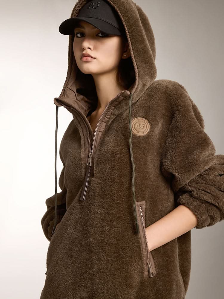 chaqueta polar con capucha
