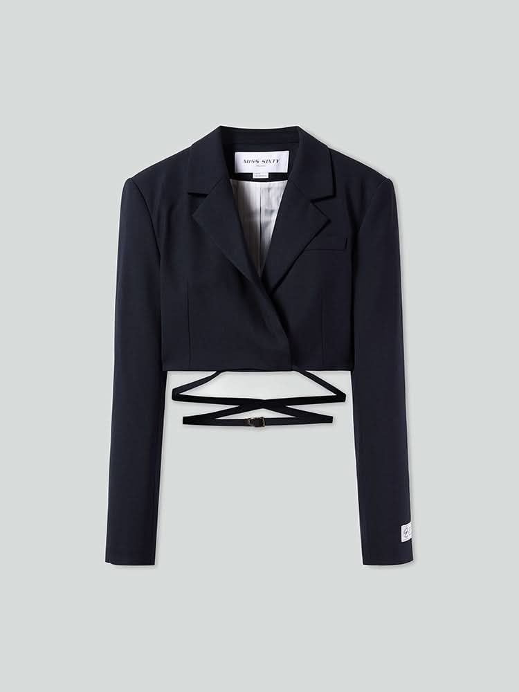 chaqueta corta de lana con cordones