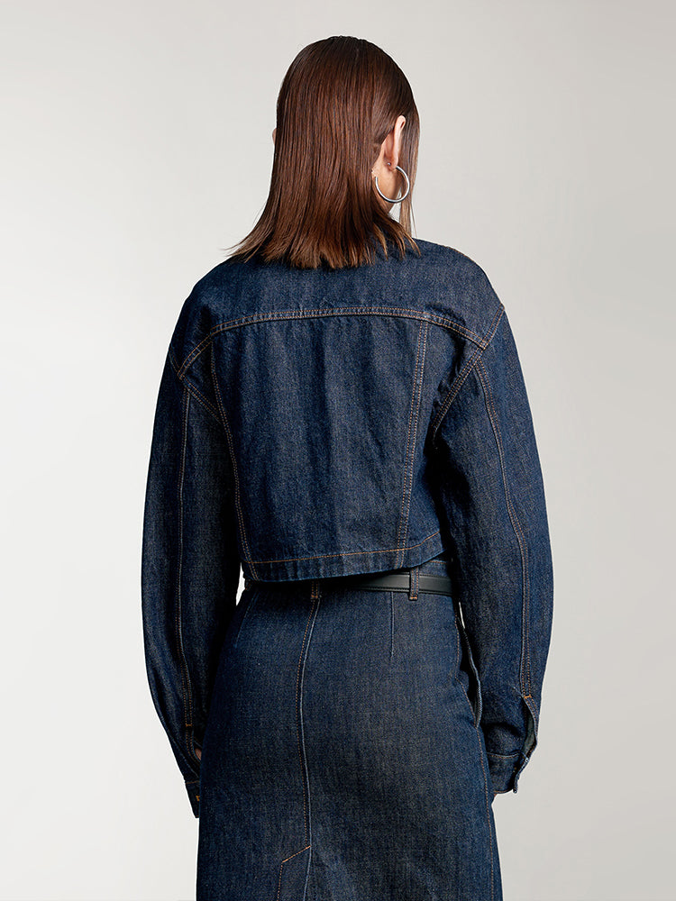 chaqueta vaquera estilo cargo con bolsillos