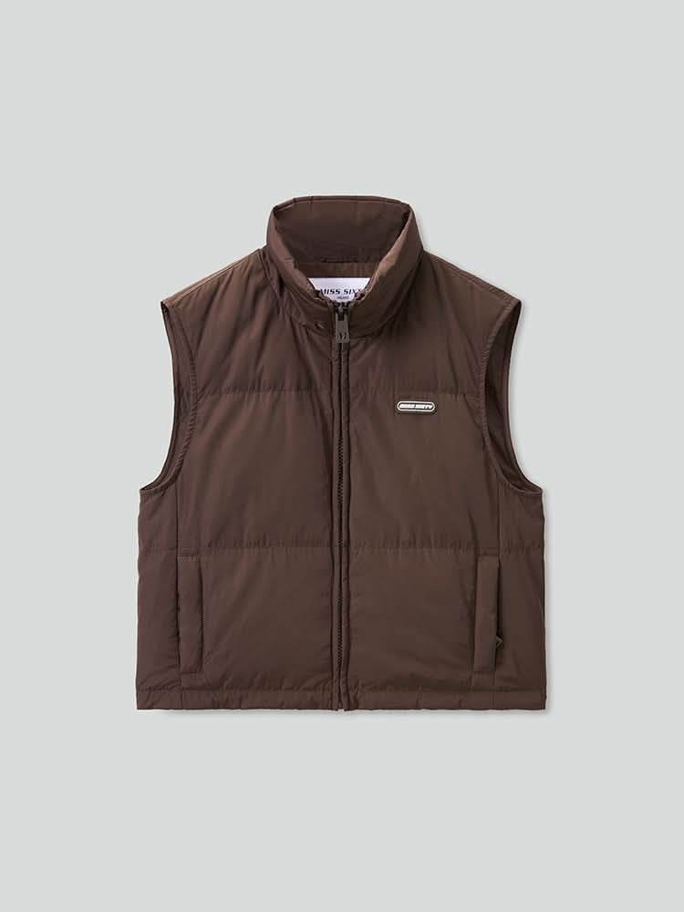 chaleco de plumón corto con cuello alto