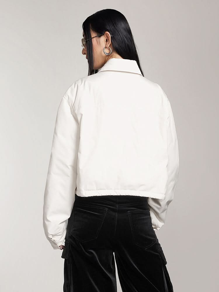 chaqueta corta con solapa y estampado