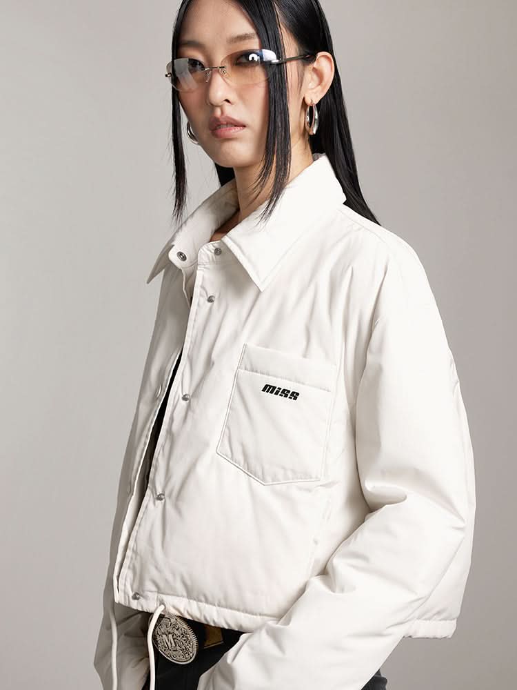chaqueta corta con solapa y estampado