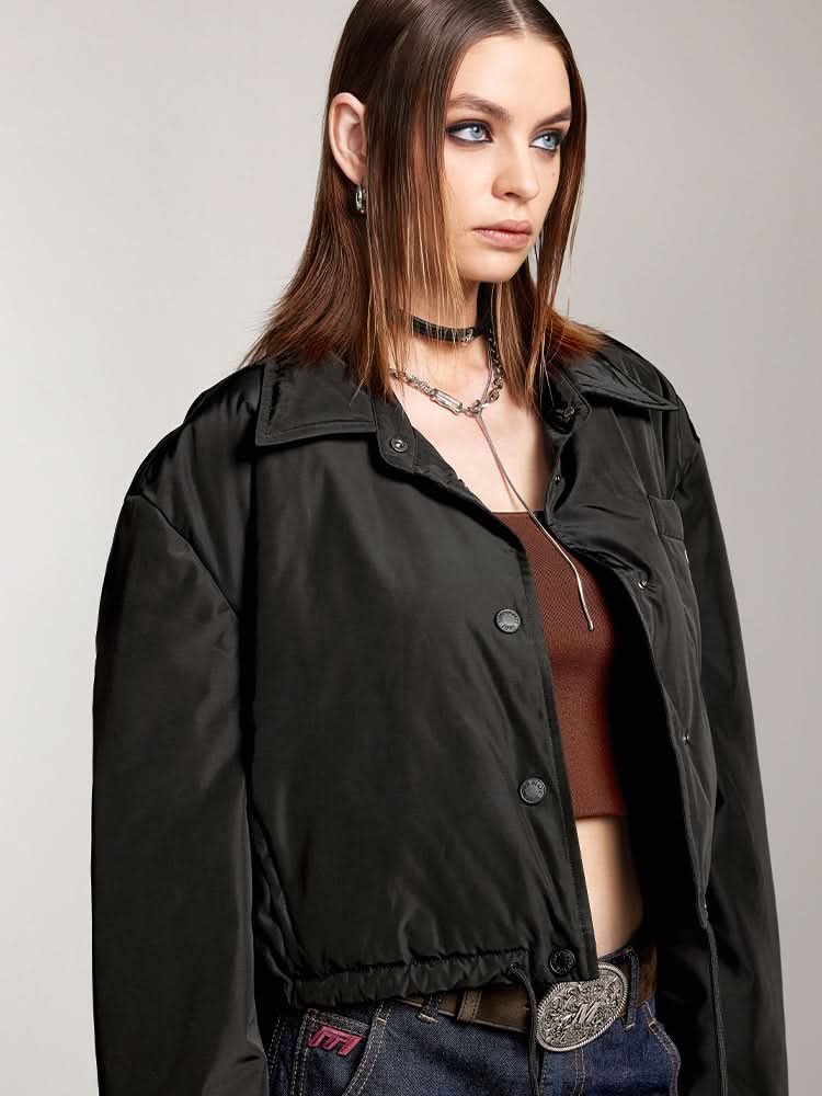 chaqueta corta con solapa y estampado