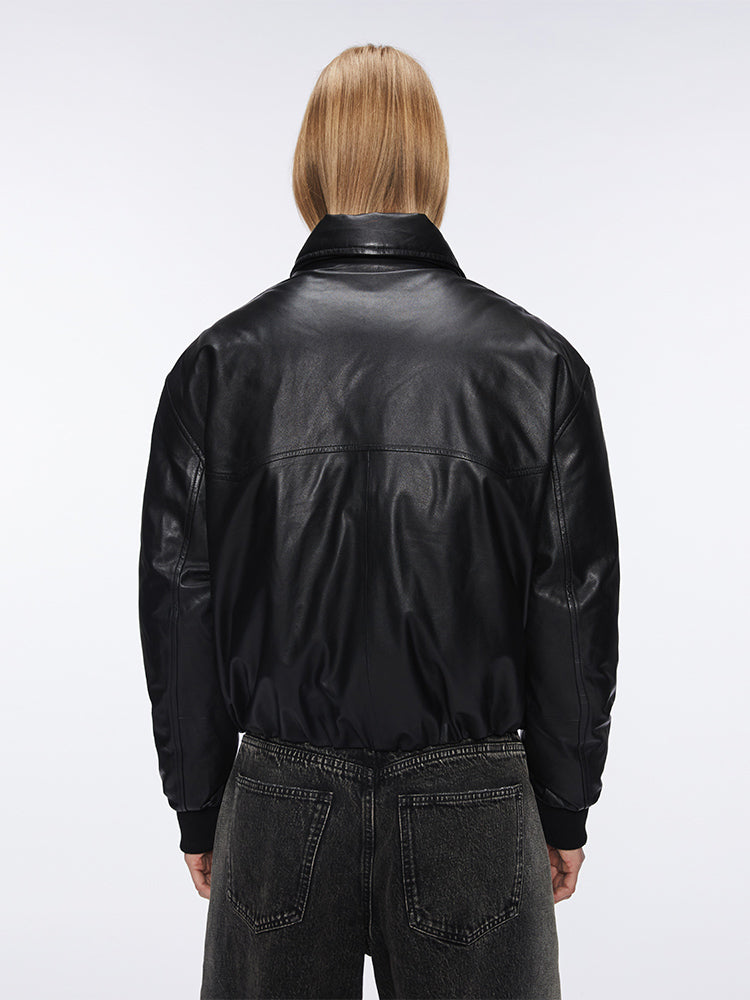 chaqueta bomber de cuero con cuello de embudo
