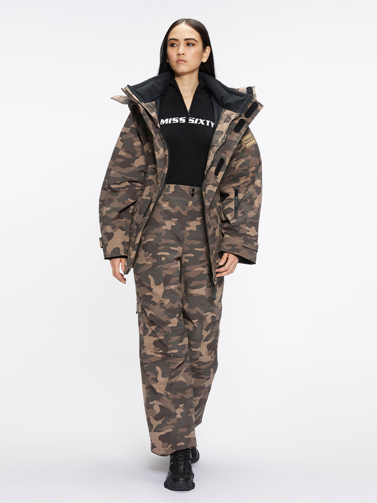 chaqueta con capucha de camuflaje