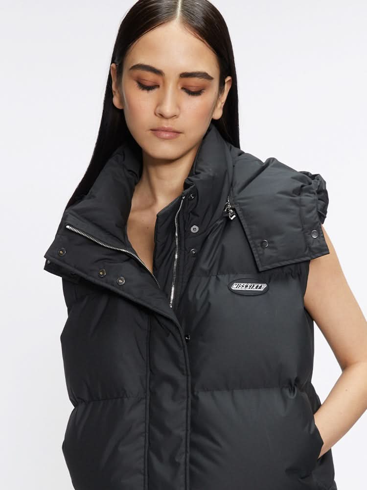 chaqueta chaleco con capucha desmontable