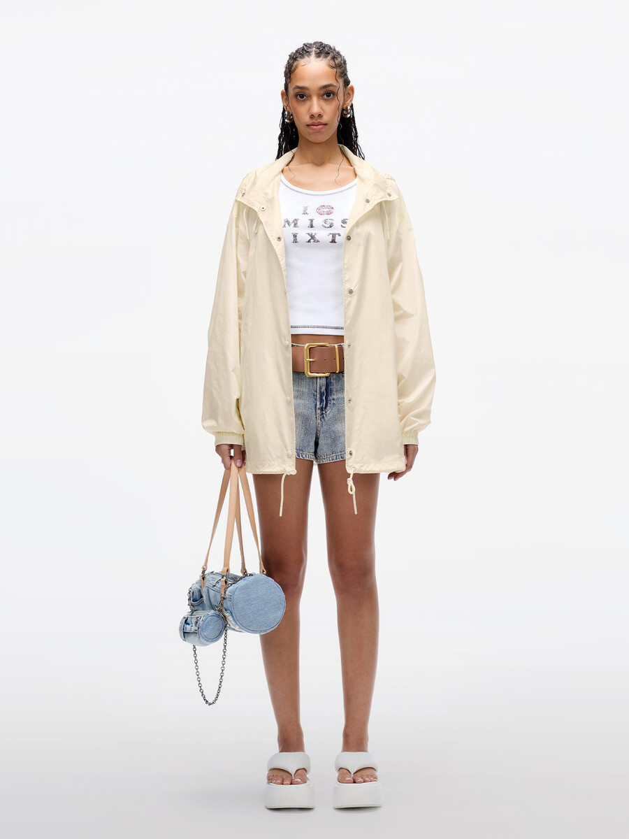 chaqueta ligera con capucha plegable