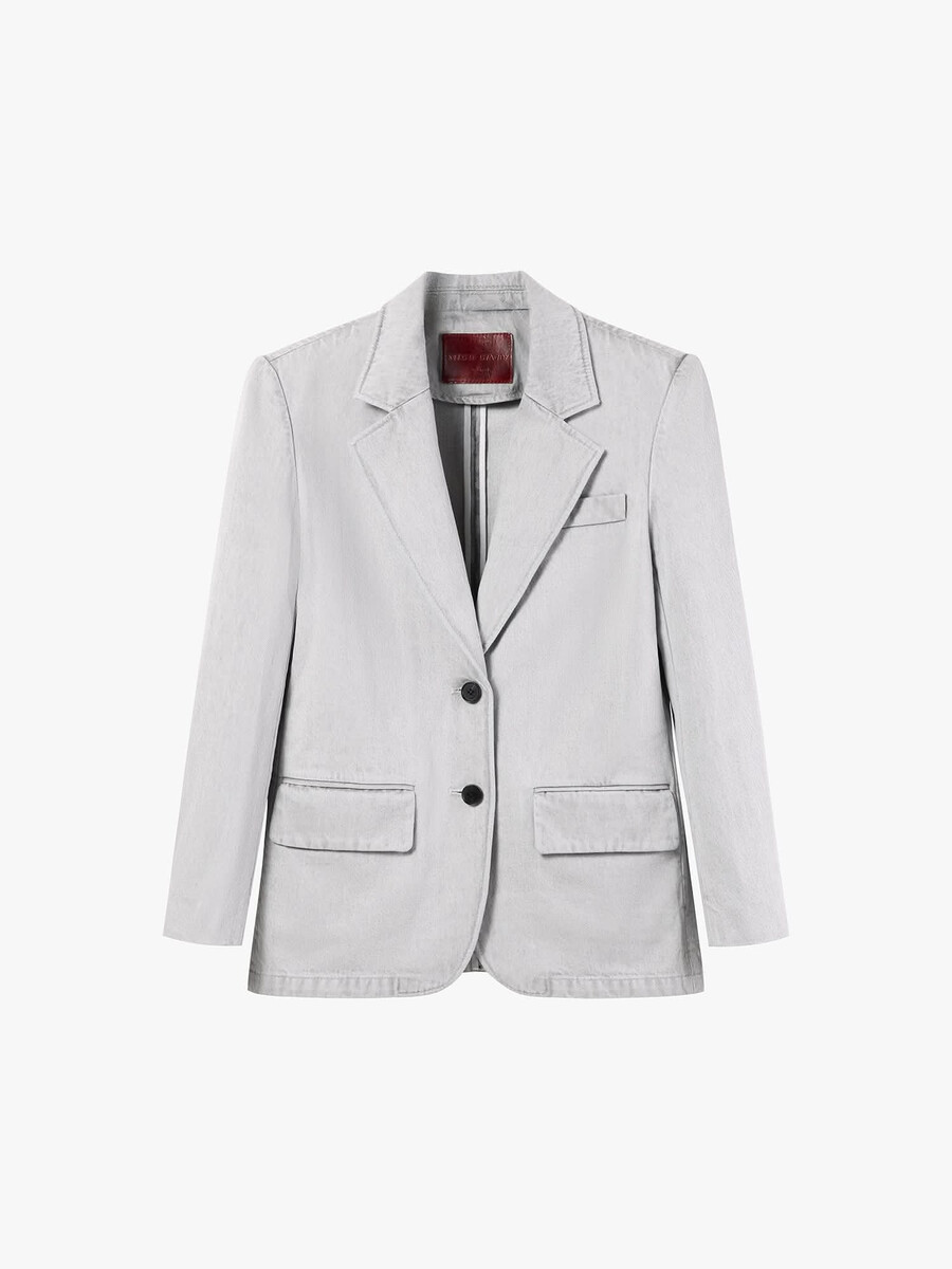 chaqueta vaquera con solapa con muescas