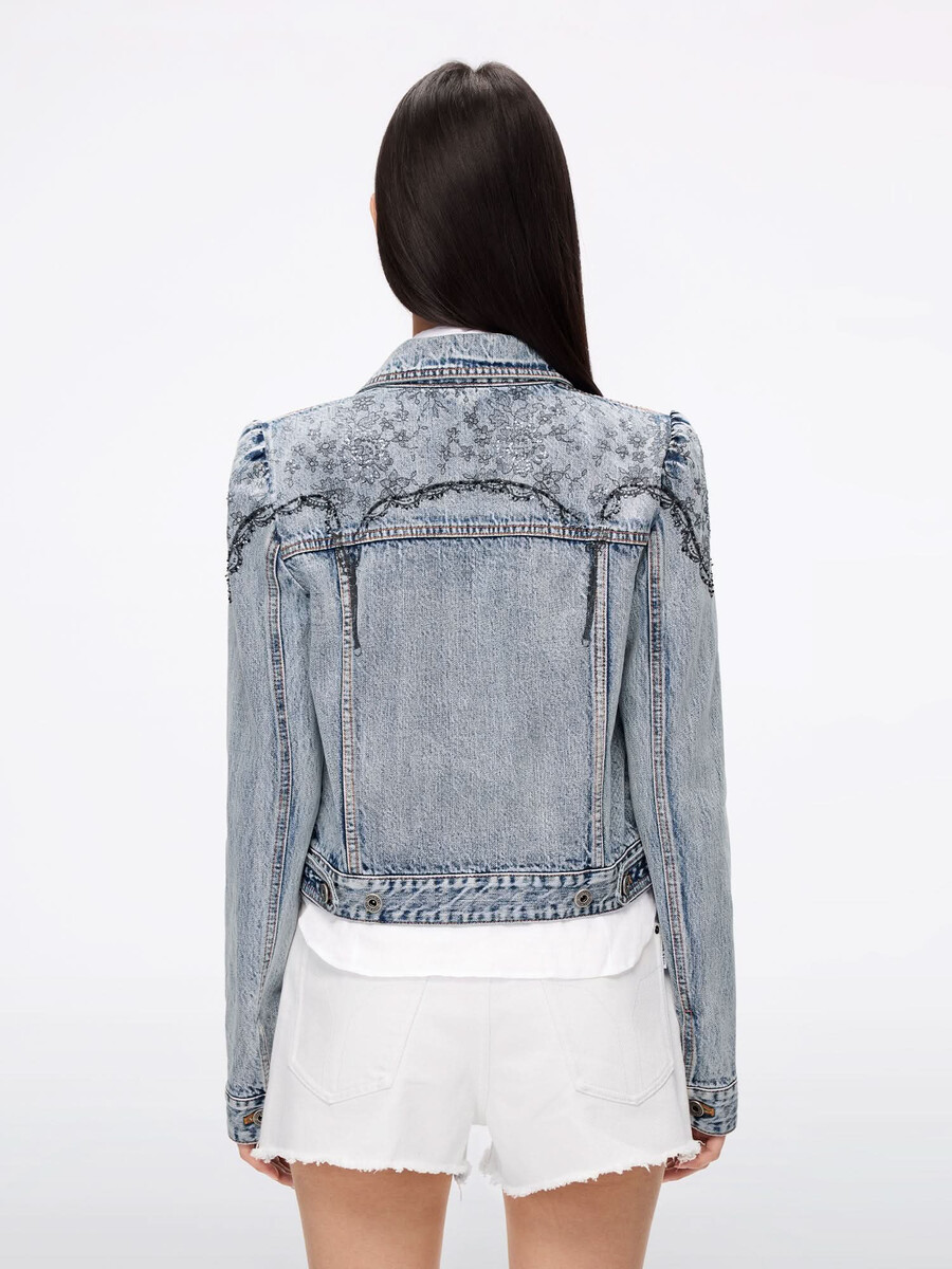 chaqueta vaquera con cuentas