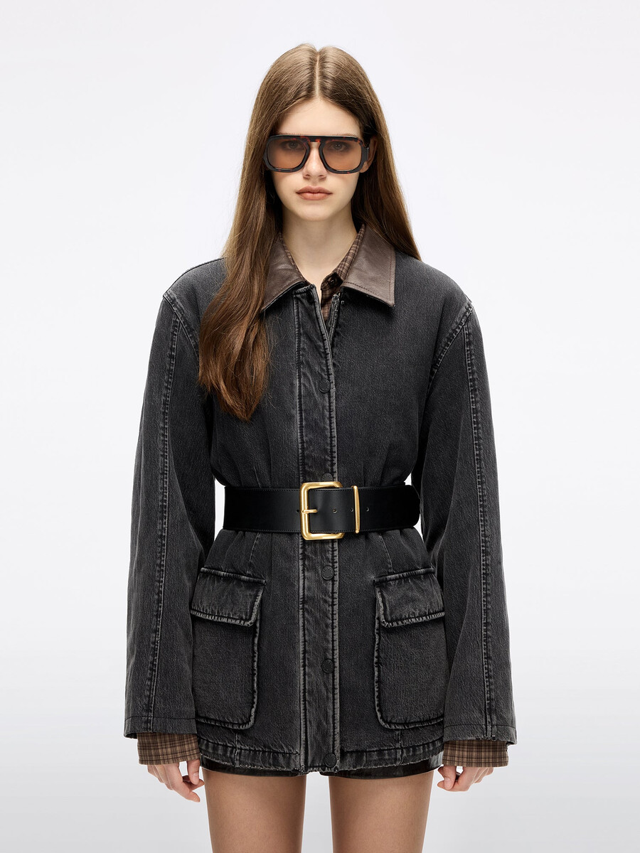 chaqueta vaquera acolchada con paneles de cuero