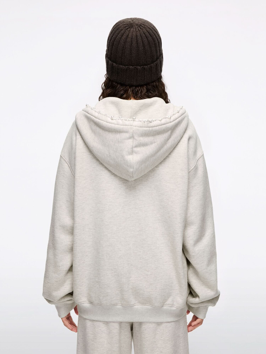sudadera con cuentas