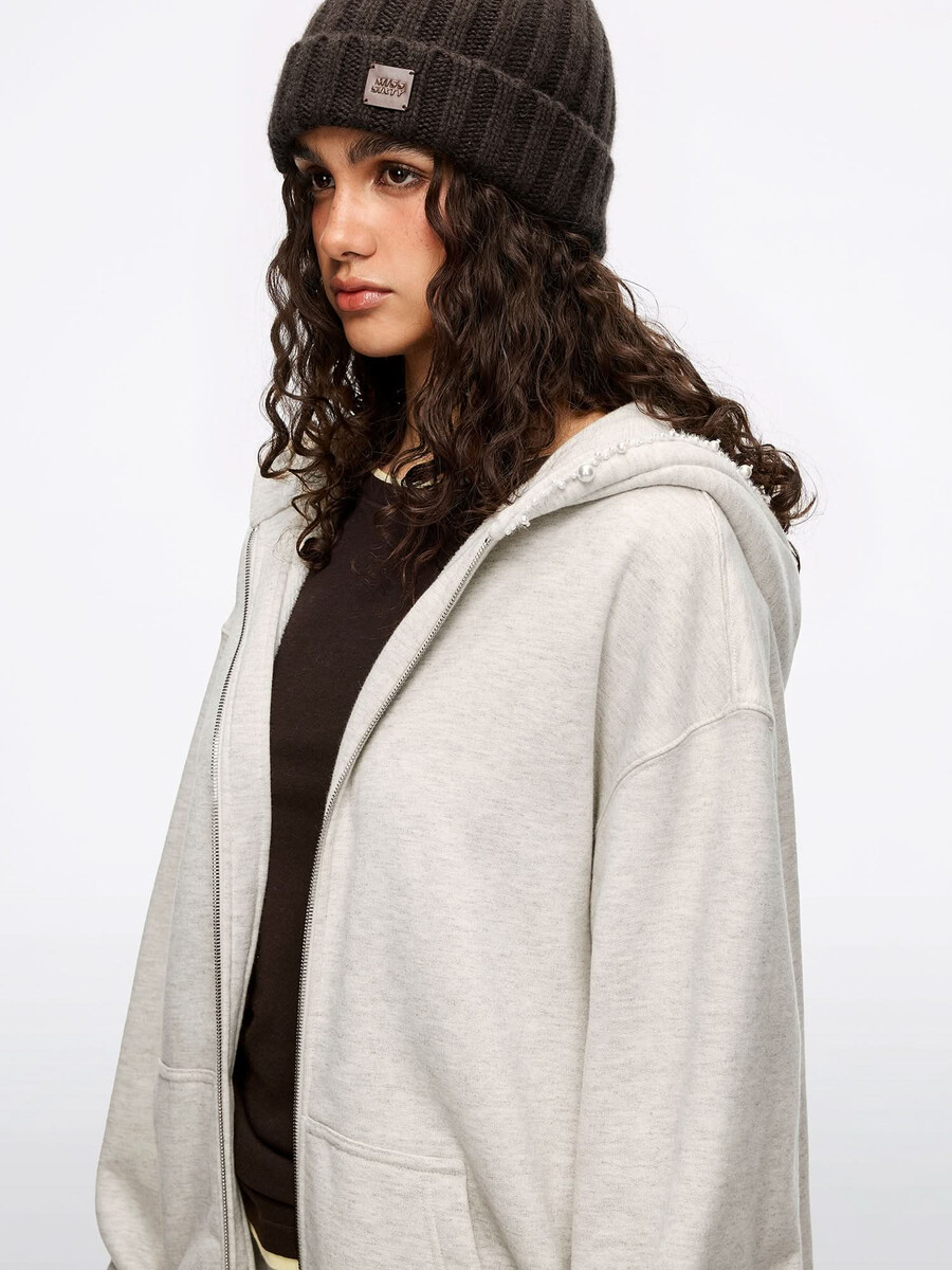sudadera con cuentas