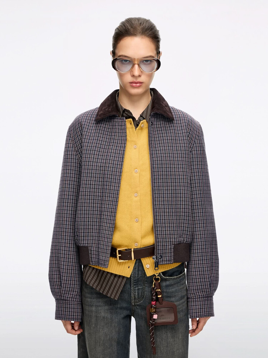chaqueta corta con cuello