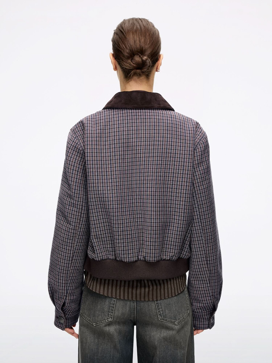 chaqueta corta con cuello