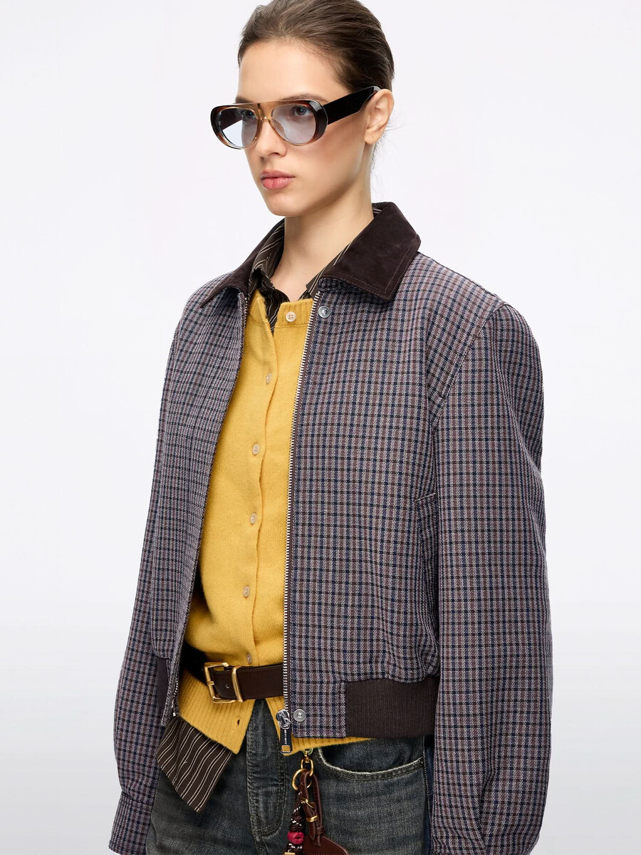 chaqueta corta con cuello