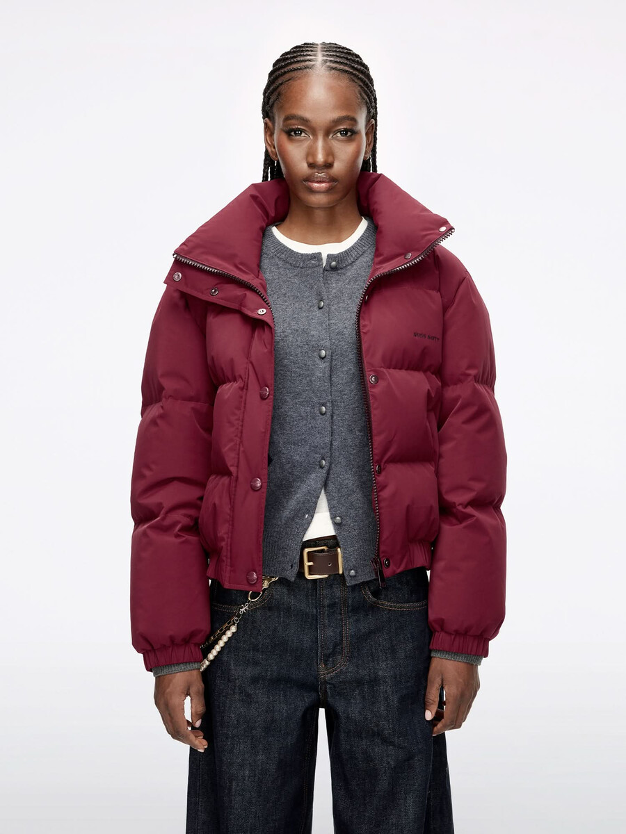 chaqueta de plumón con cuello alto