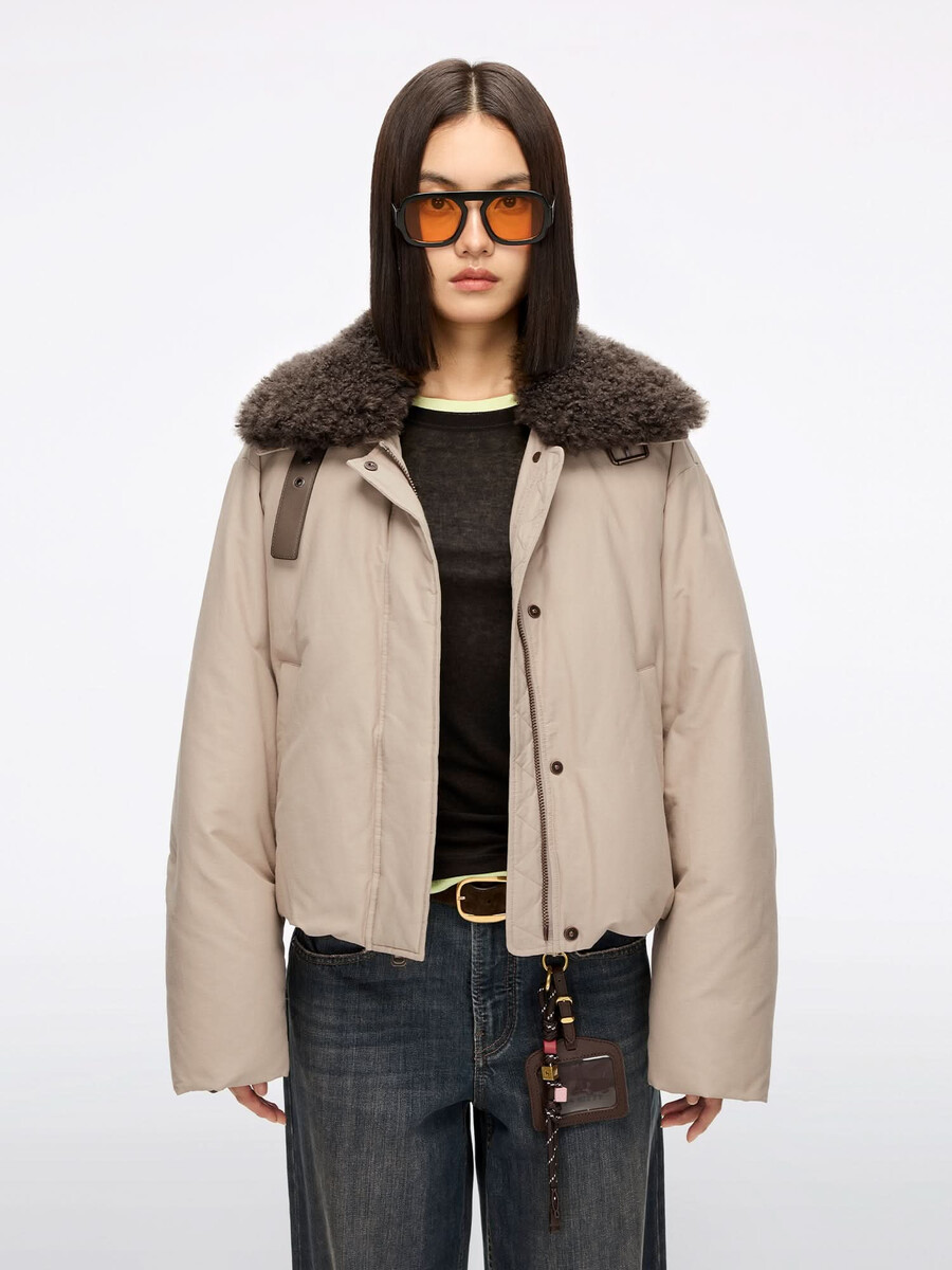 chaqueta de plumas con solapa