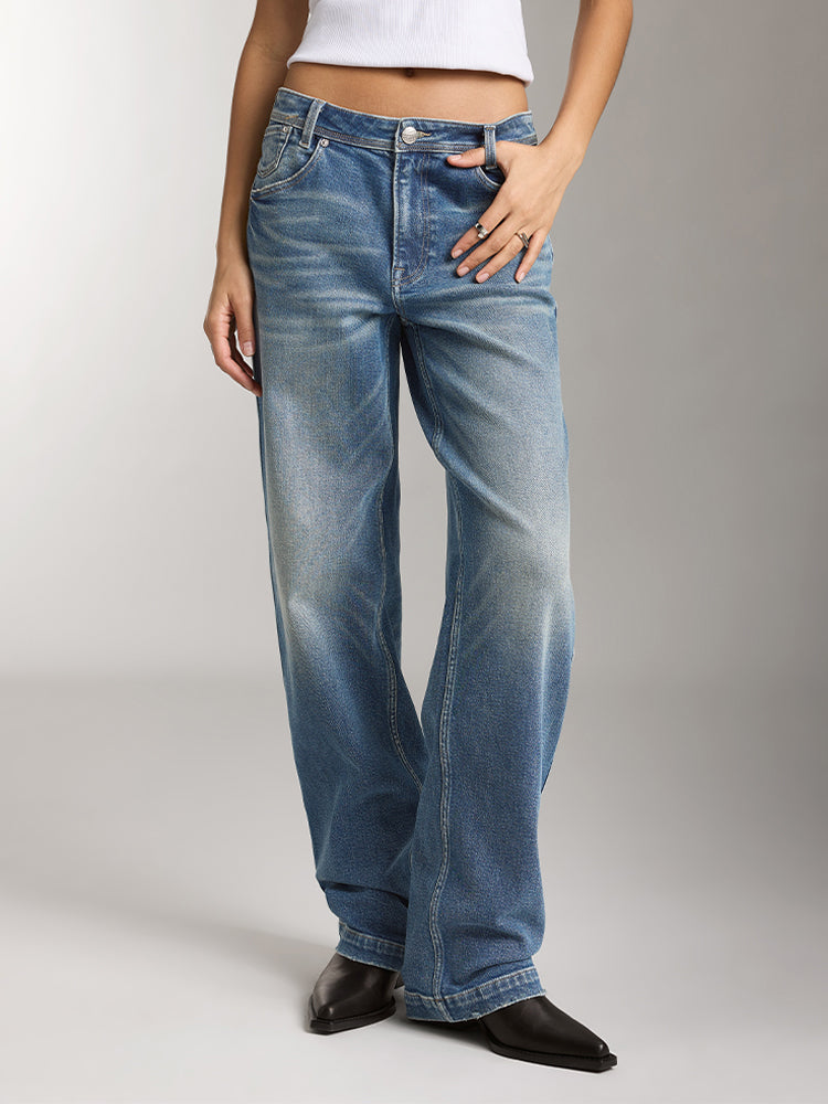 vaqueros rectos lavados en azul denim