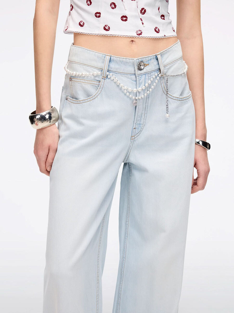 jeans de pierna ancha con cadena en la cintura