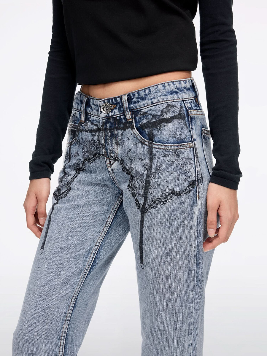 vaqueros rectos estampados
