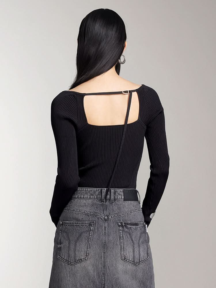 top de punto ajustado con diseño hueco