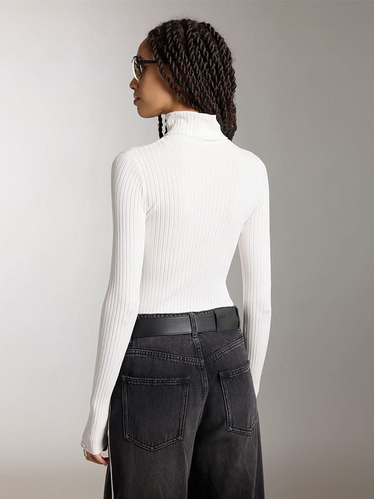 top de punto ajustado con cuello alto