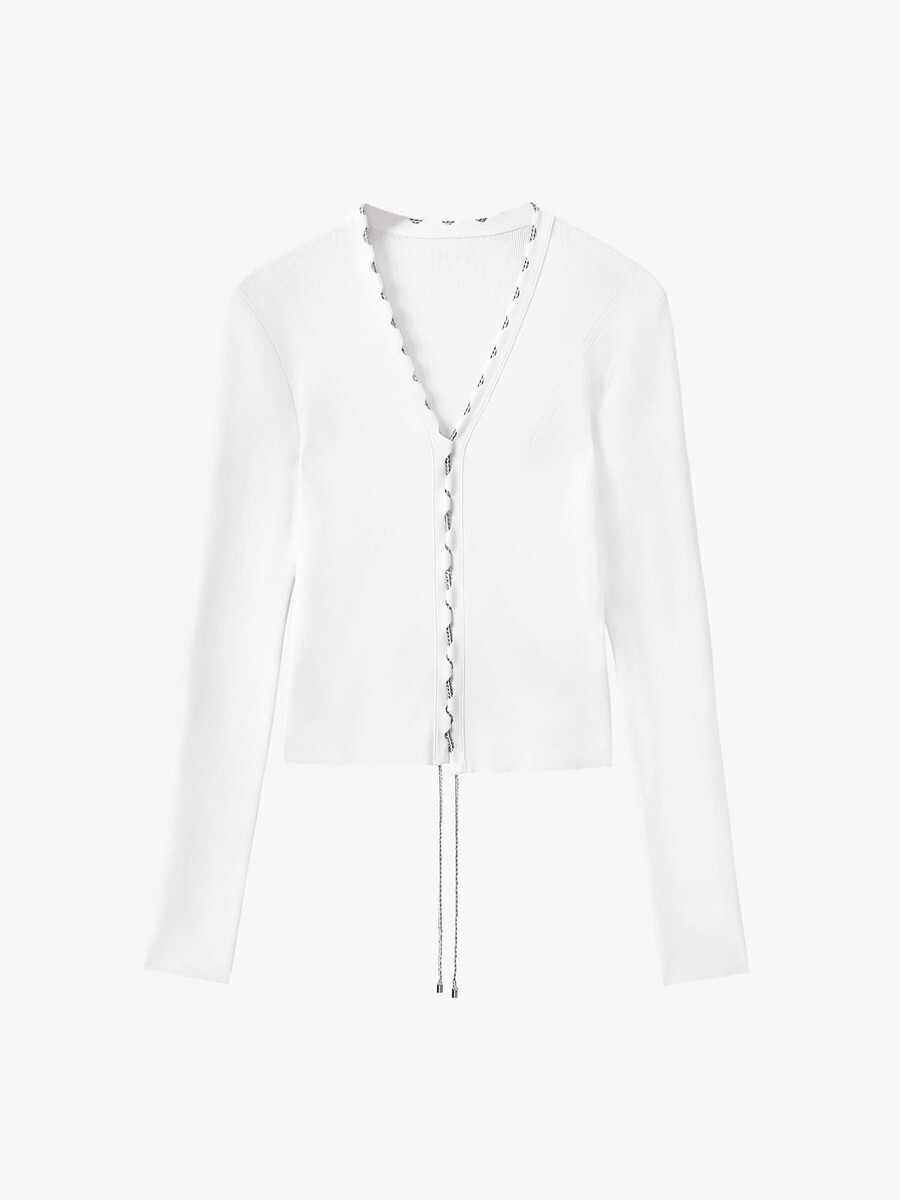 top de punto corto con cuello en v