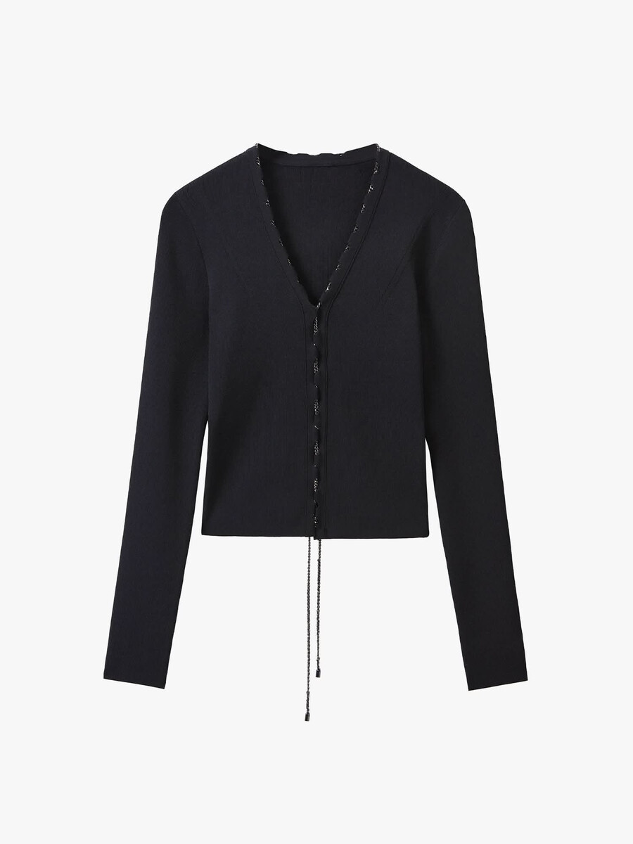 top de punto corto con cuello en v