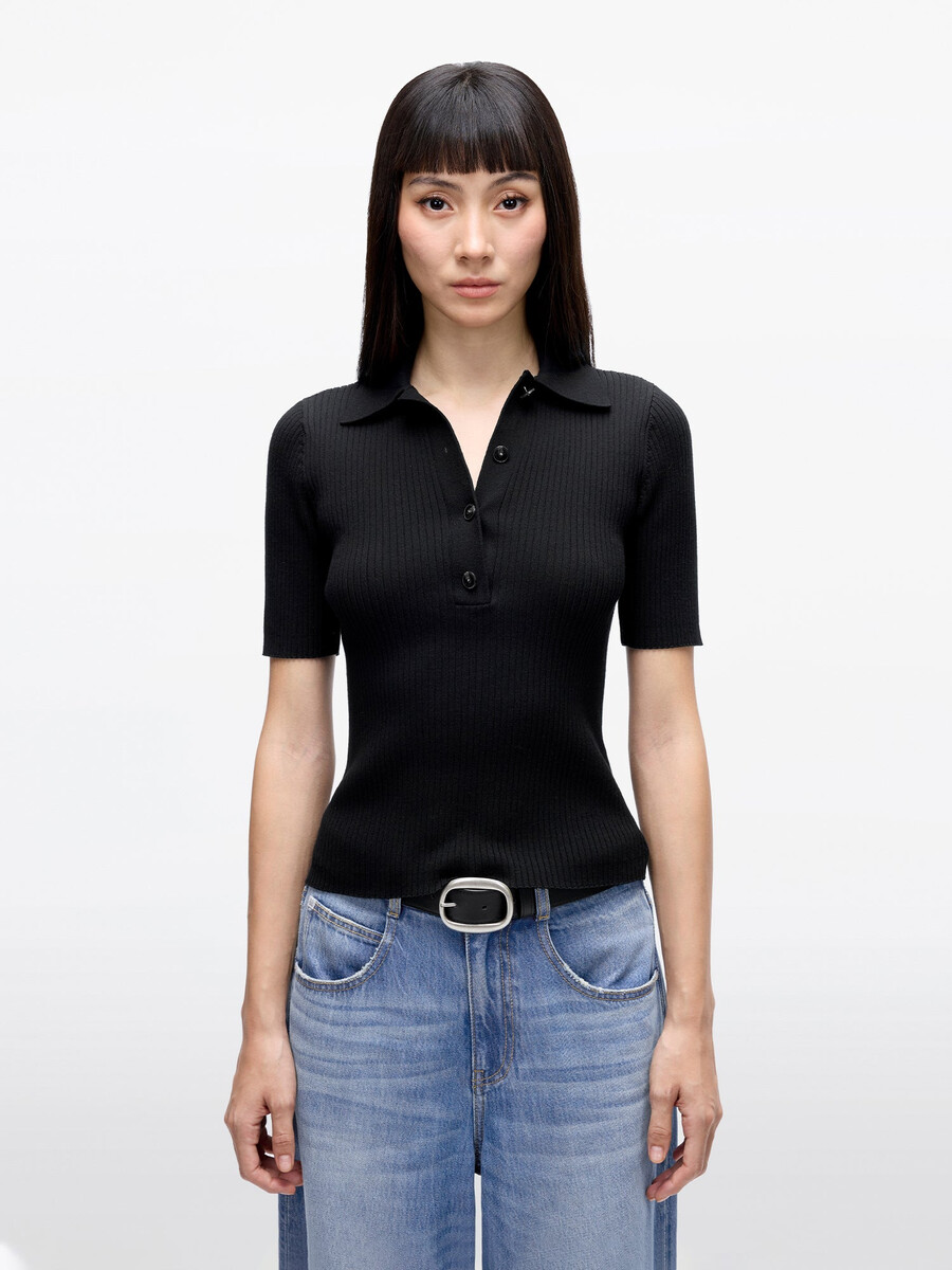 top de punto corto con cuello de polo