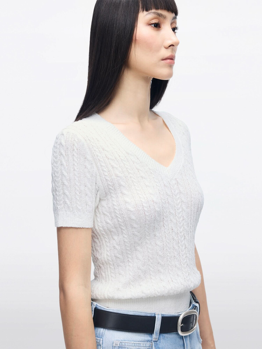 top de punto con cuello en v