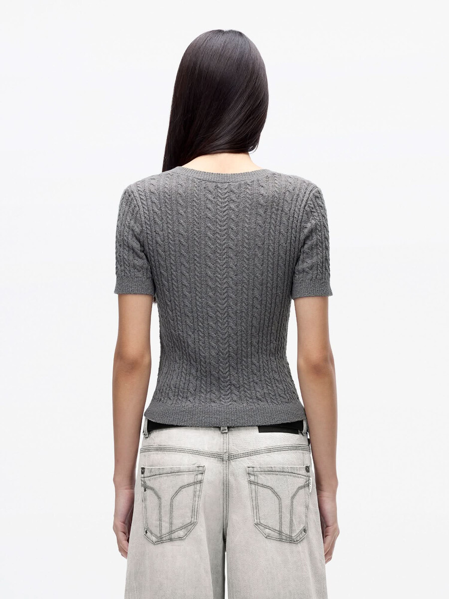 top de punto con cuello en v