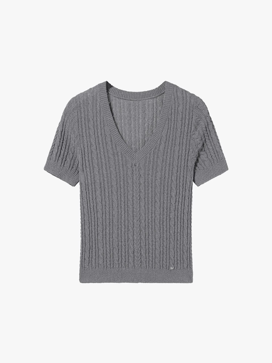 top de punto con cuello en v