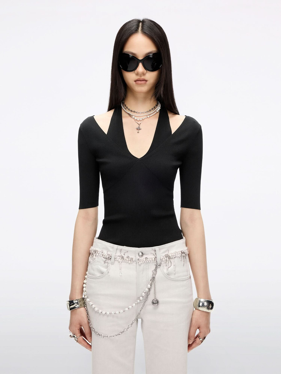 top de punto con cuello halter