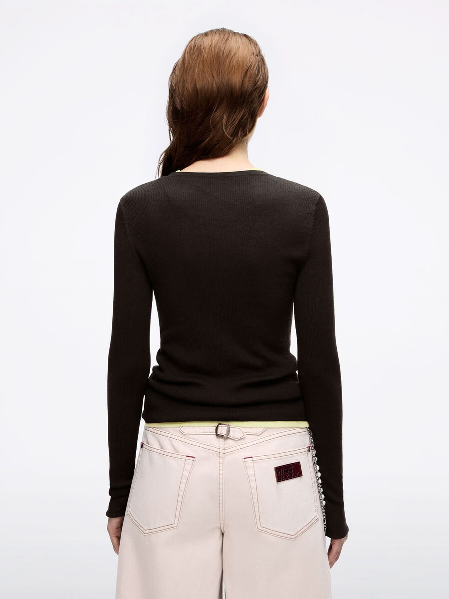top de punto con capas falsas