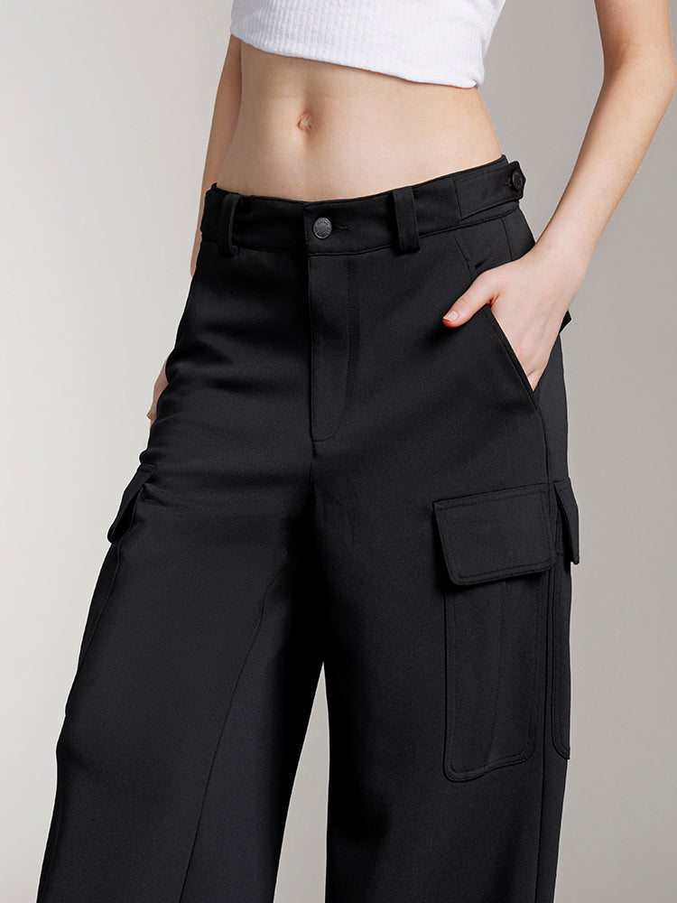 pantalón estilo cargo con acetato